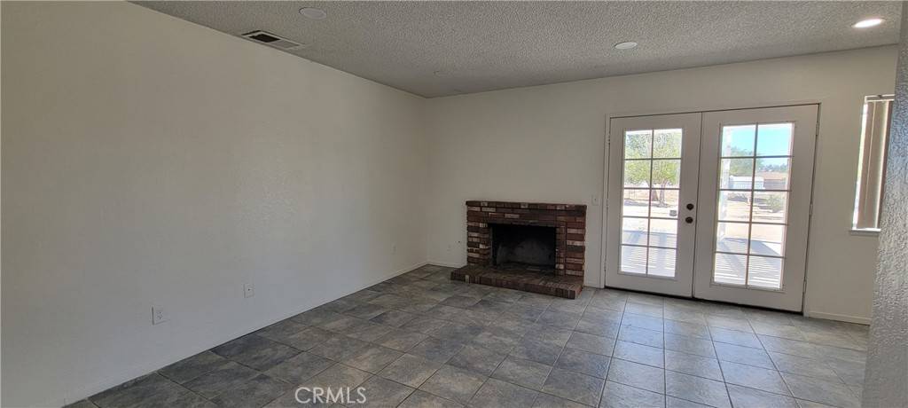 Victorville, CA 92392,14210 Fort Apache CT
