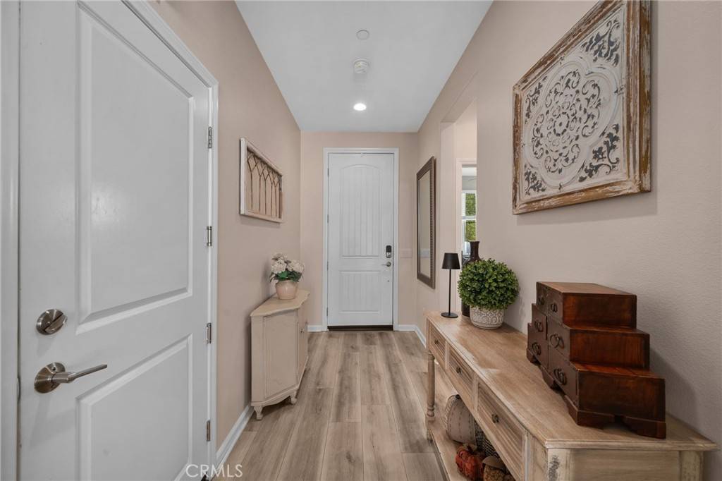 Lake Elsinore, CA 92532,24206 Dandelion CT