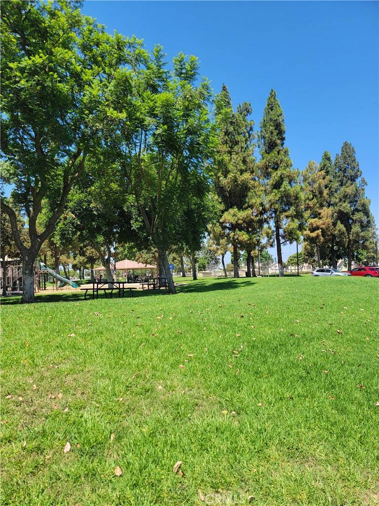 Fontana, CA 92337,15750 Fiddleleaf RD
