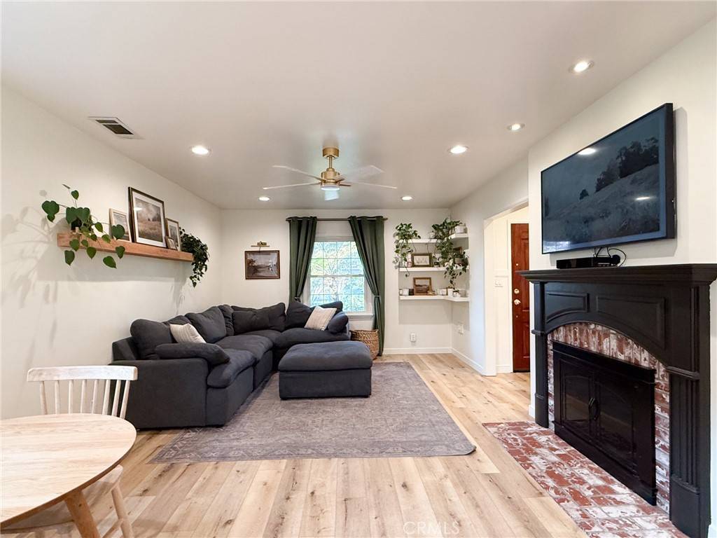 La Verne, CA 91750,1936 5th ST