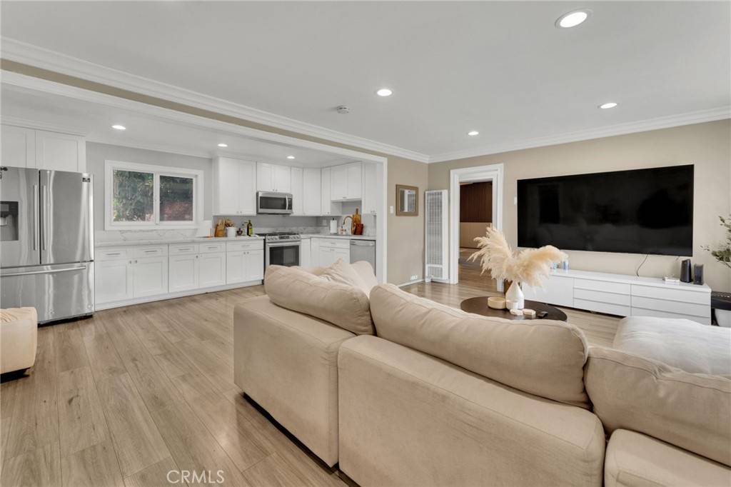 Glendora, CA 91741,619 W Leeside ST