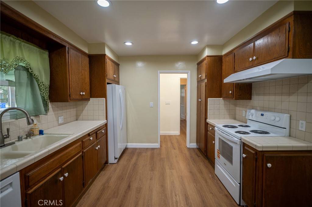 Downey, CA 90242,12814 Downey AVE