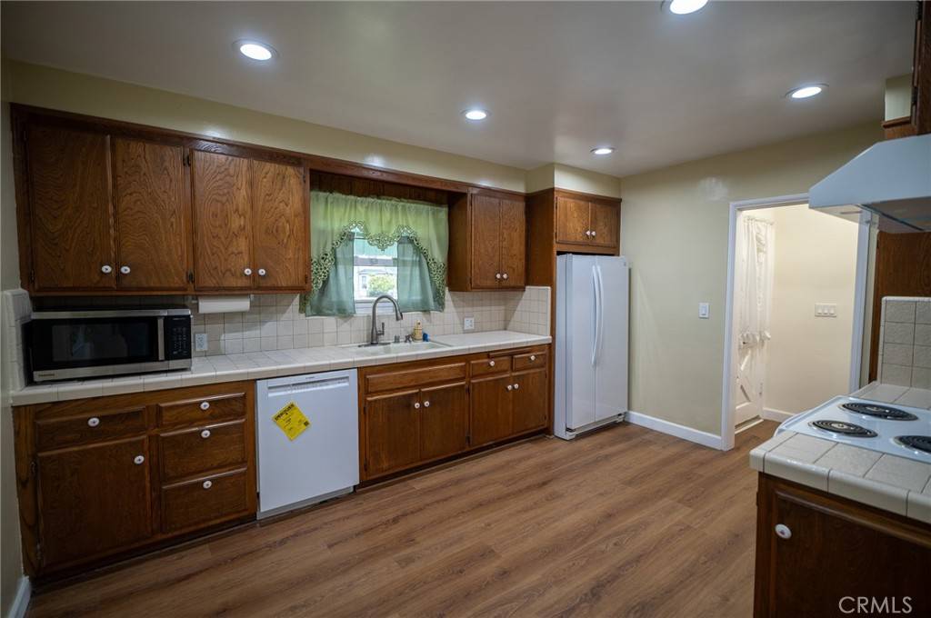 Downey, CA 90242,12814 Downey AVE