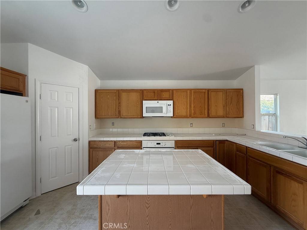 Mentone, CA 92359,1230 Tourmaline AVE