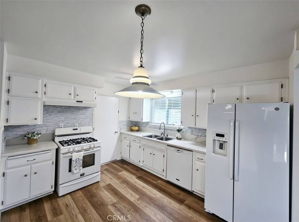 Redlands, CA 92374,907 Thomas AVE