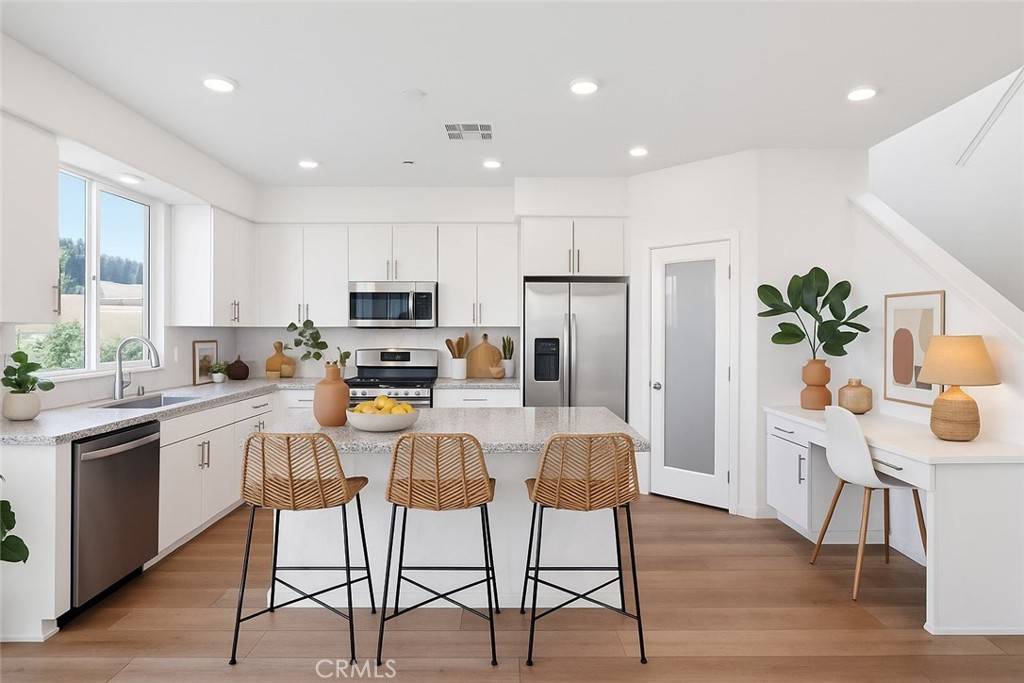 Compton, CA 90222,1956 N Blossom DR