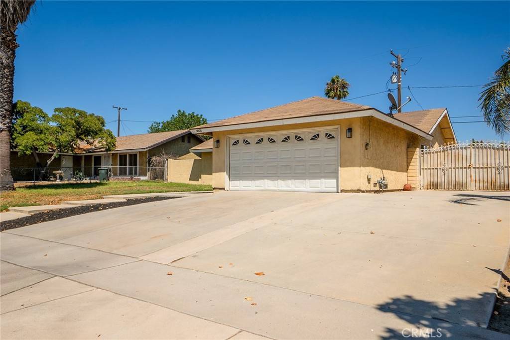 Fontana, CA 92335,9835 Sycamore AVE