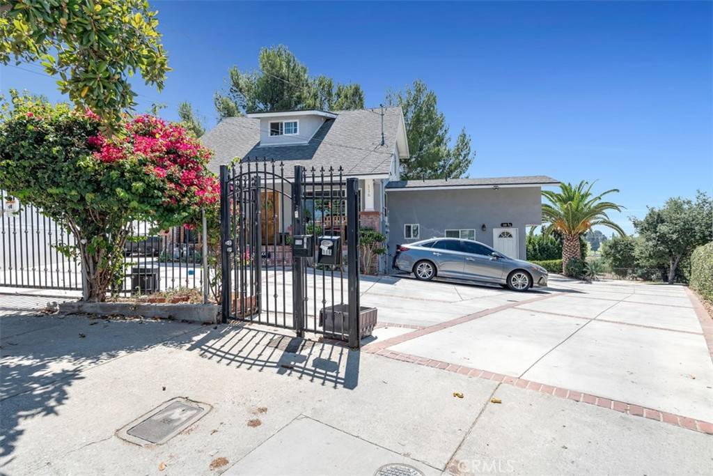 East Los Angeles, CA 90063,116 N Bonnie Beach PL