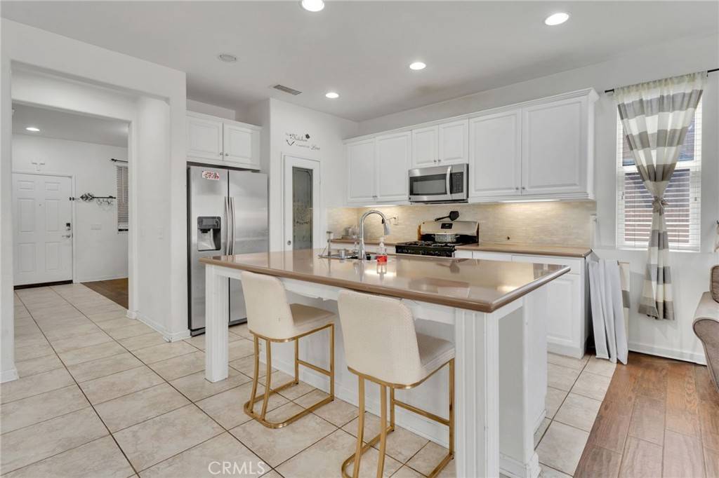 Lancaster, CA 93535,45525 Stanridge AVE