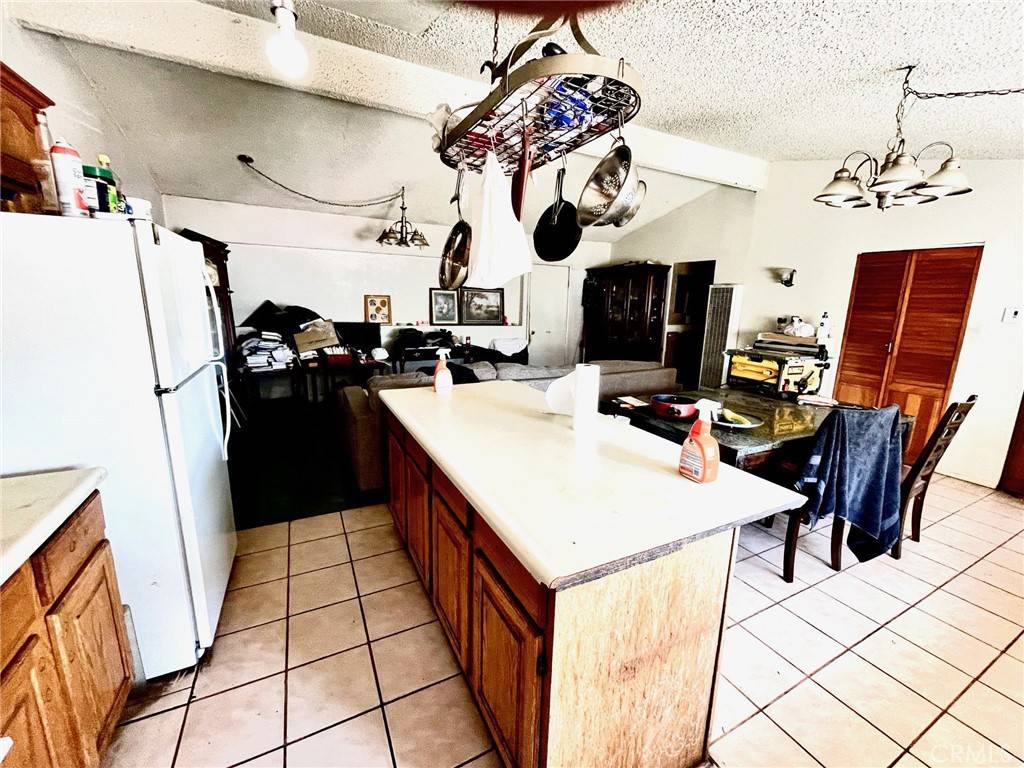 La Puente, CA 91744,1084 Del Valle AVE