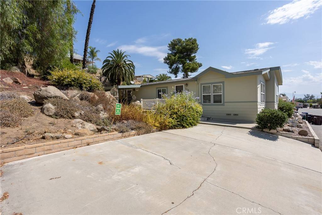 Hemet, CA 92545,32600 OLD HWY 74 SPACE 112