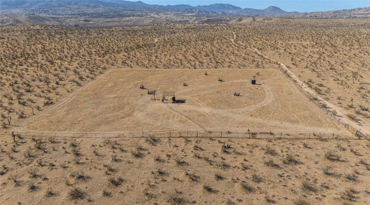 Apple Valley, CA 92308,10425 Laguna Seca DR