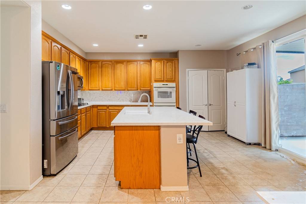 Eastvale, CA 91752,6573 Harrow St