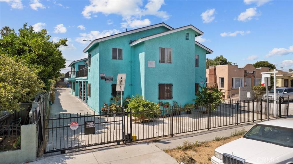 Los Angeles, CA 90044,1114 W 105th ST