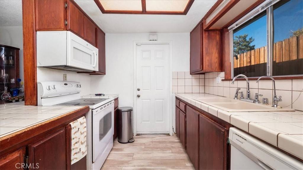 Palmdale, CA 93550,37916 E 26th