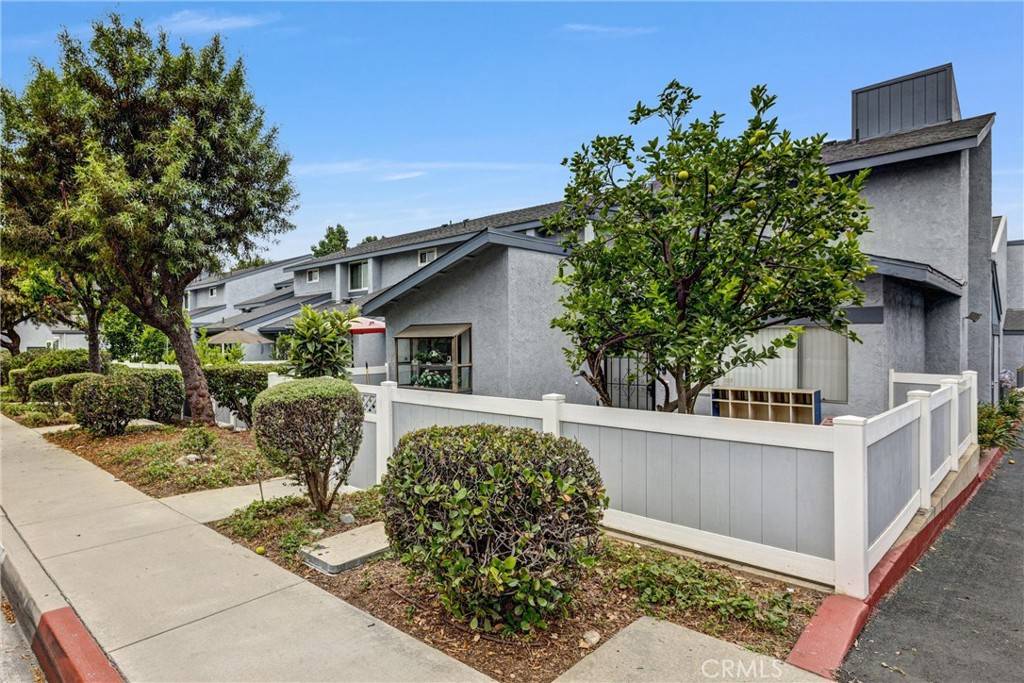 Azusa, CA 91702,900 W Sierra Madre AVE #44