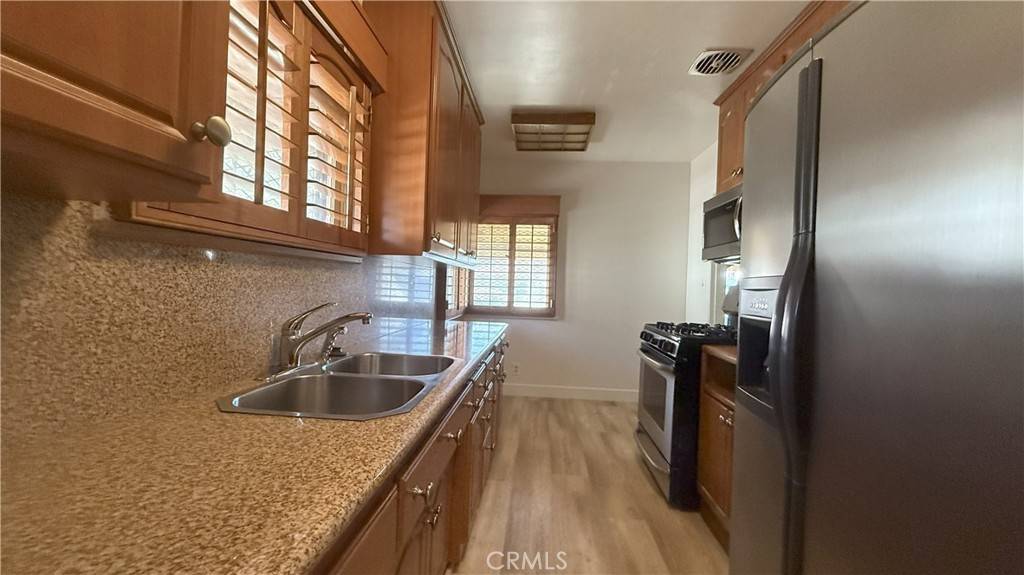 Hawthorne, CA 90250,2425 W 116TH Street