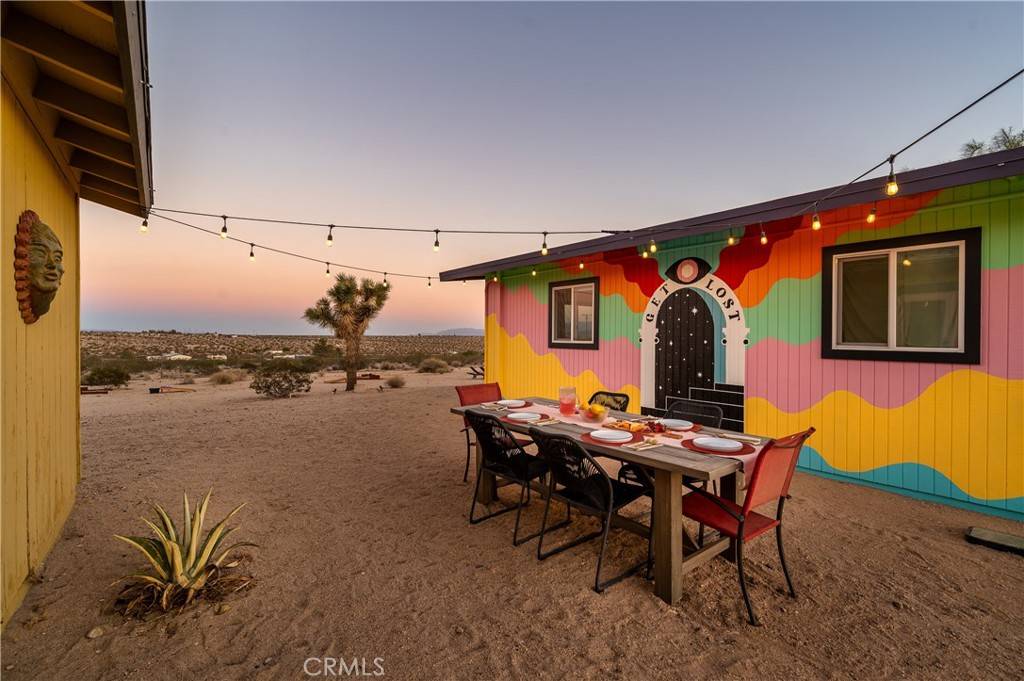 Joshua Tree, CA 92252,277 Flamingo RD