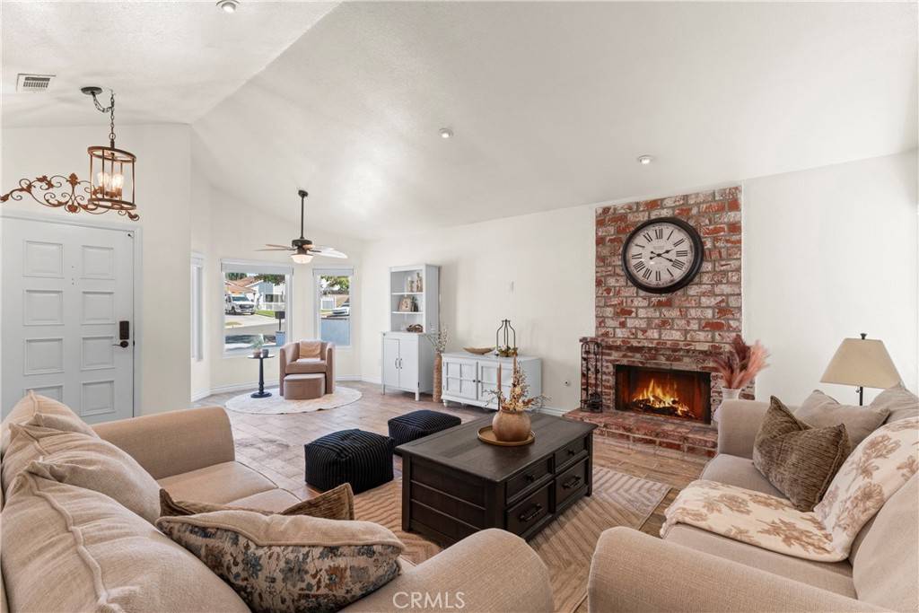 Corona, CA 92879,2170 Kiwi CIR