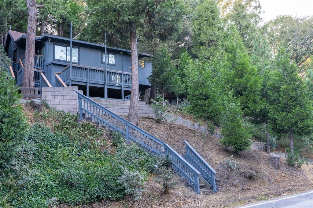 Crestline, CA 92325,757 N Village LN N