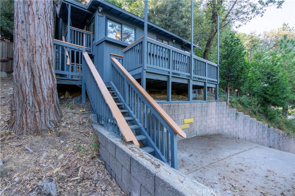 Crestline, CA 92325,757 N Village LN N