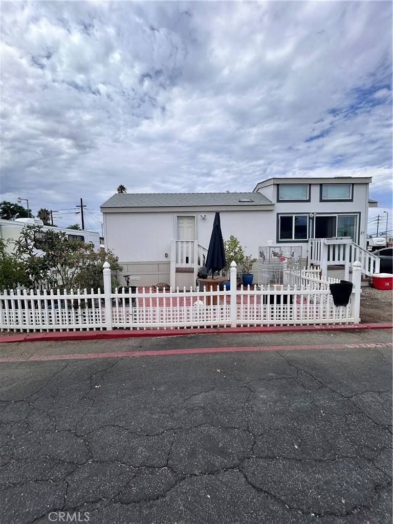 Redlands, CA 92373,1409 Redlands Blvd #27