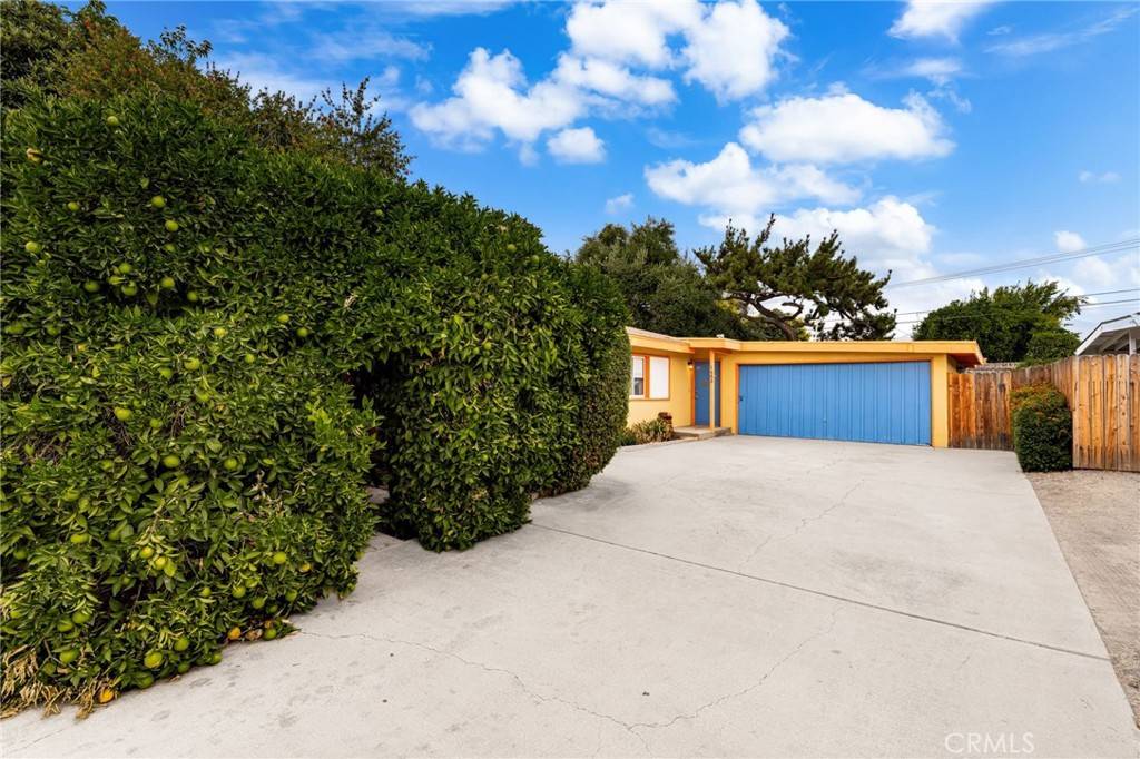 La Verne, CA 91750,1963 10th ST