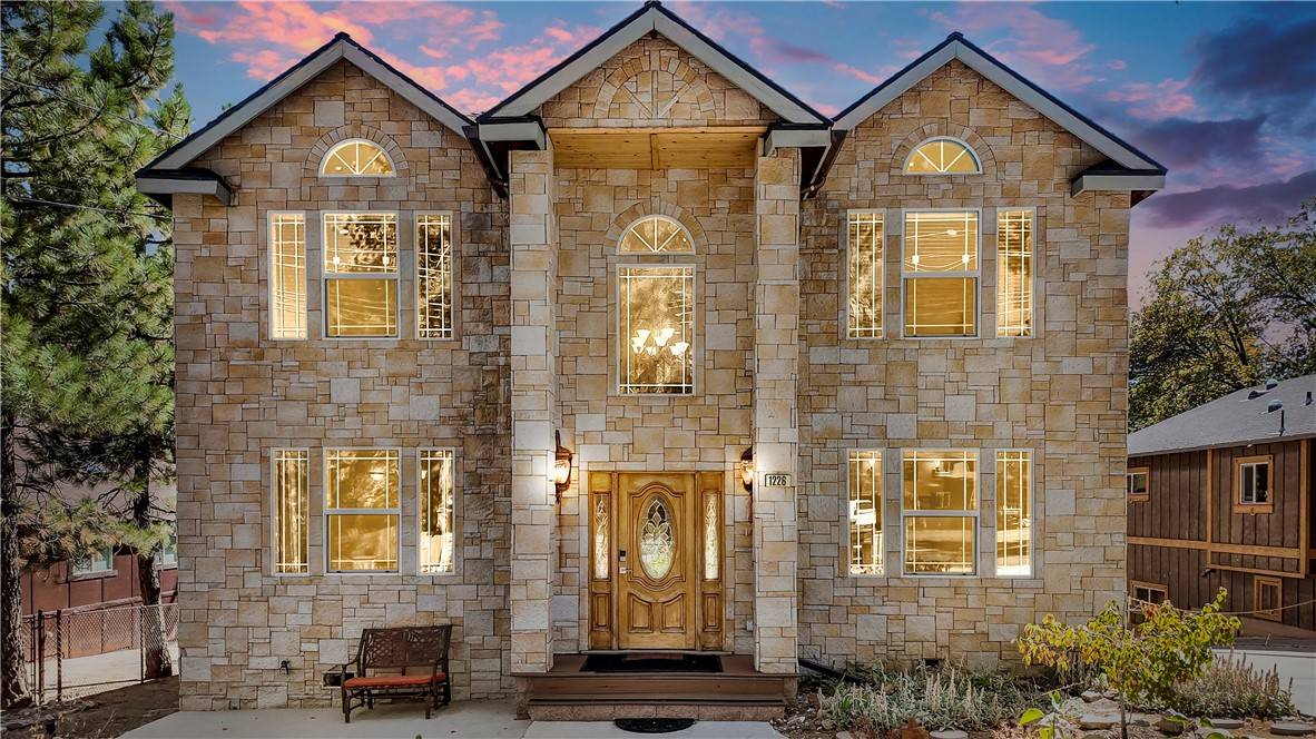 Big Bear City, CA 92314,1226 Fox Farm RD