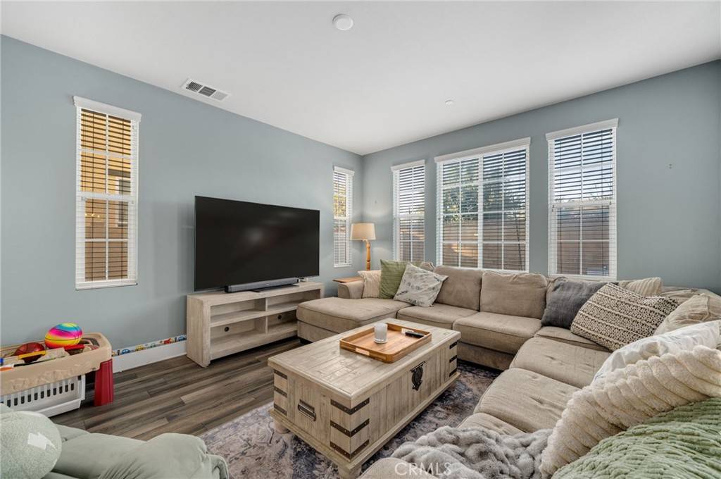 Ontario, CA 91762,3137 E Chip Smith