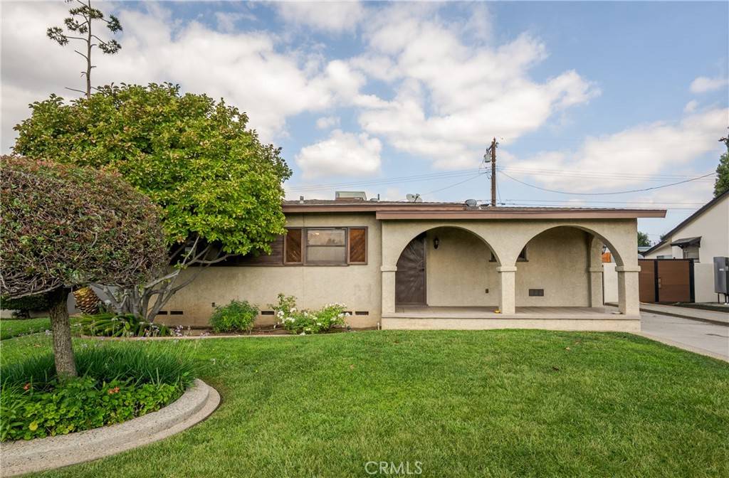 Covina, CA 91722,15917 E Ballentine