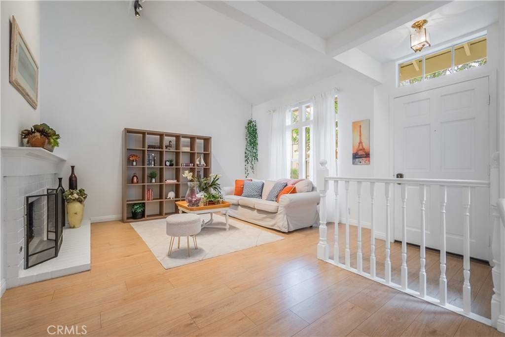 Irvine, CA 92612,19 Dartmouth