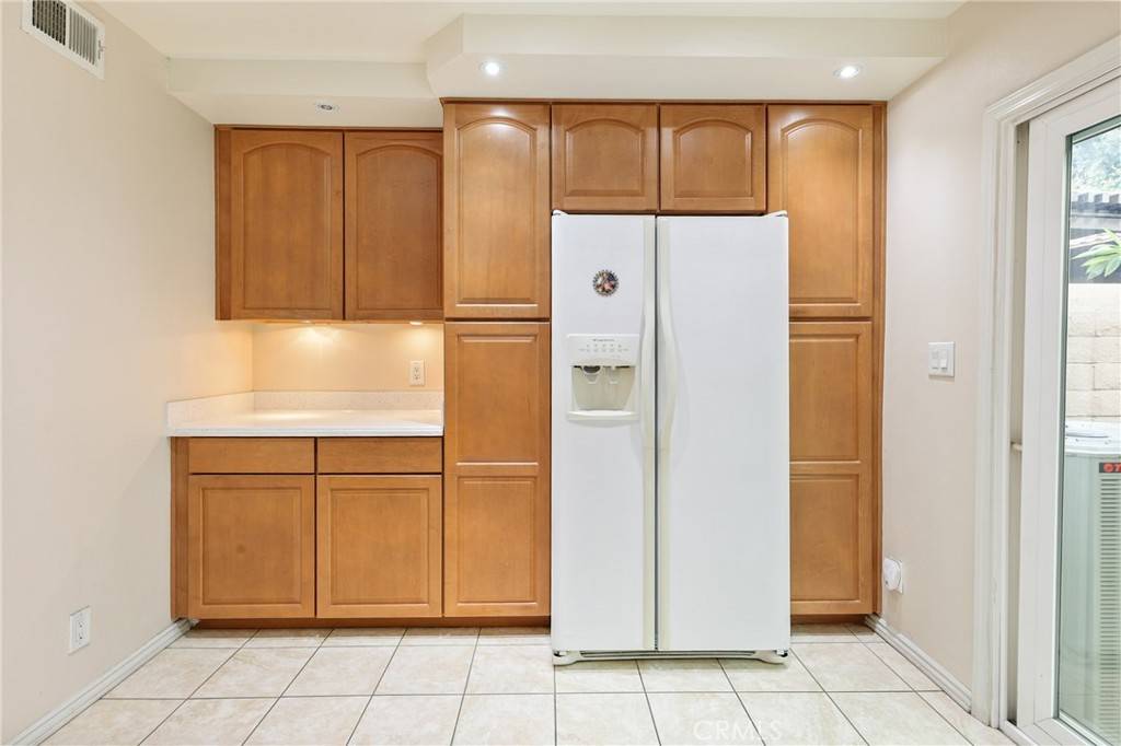 Covina, CA 91723,193 193 S Hollenbeck