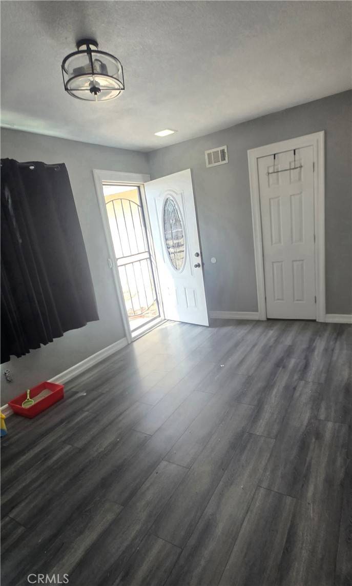 Rialto, CA 92376,454 E Mariposa