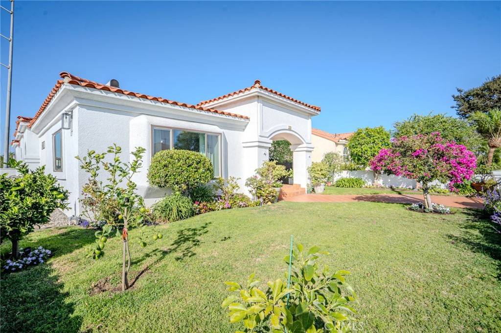 Hawthorne, CA 90250,5039 W 134th ST