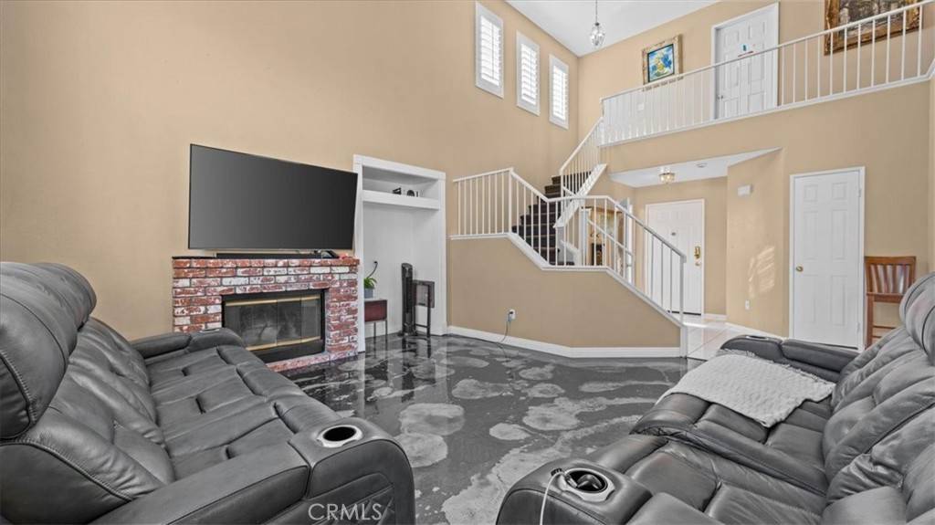 Fontana, CA 92336,14998 Mustang lane