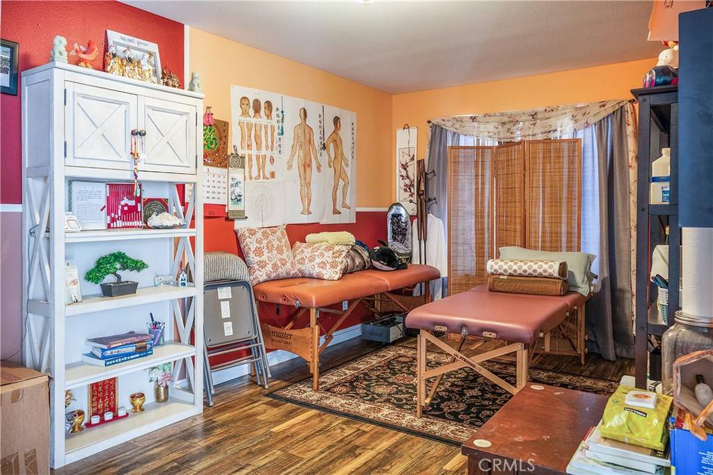 Adelanto, CA 92301,10254 Kemper