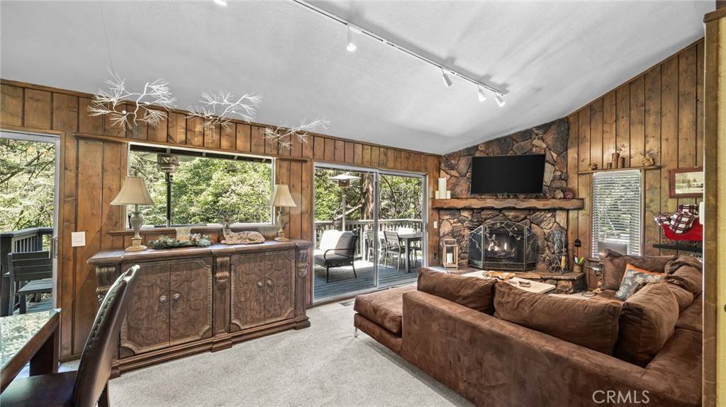 Lake Arrowhead, CA 92352,582 Kuffel Canyon RD