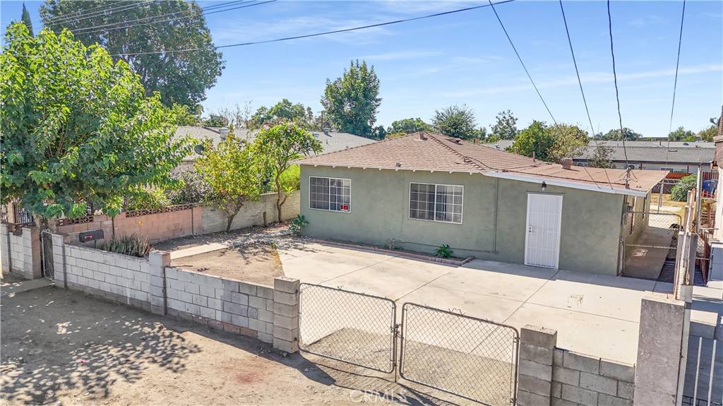 Pacoima, CA 91331,10321 Laurel Canyon BLVD