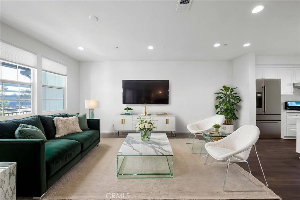 Buena Park, CA 90621,8887 Orangethorpe