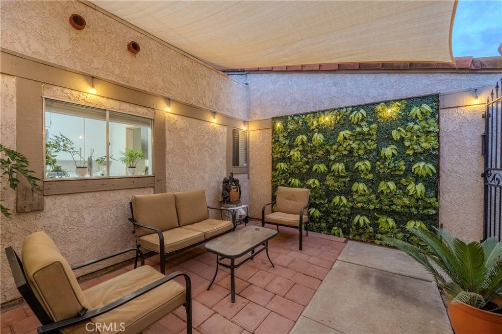 Jurupa Valley, CA 92509,5680 Falling Leaf