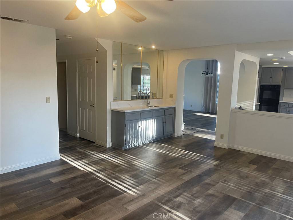 Upland, CA 91784,2215 Lobelia