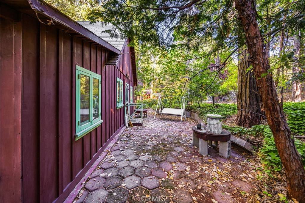 Crestline, CA 92325,23996 Wildwood LN