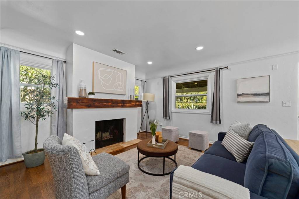 Pasadena, CA 91104,1697 N Allen