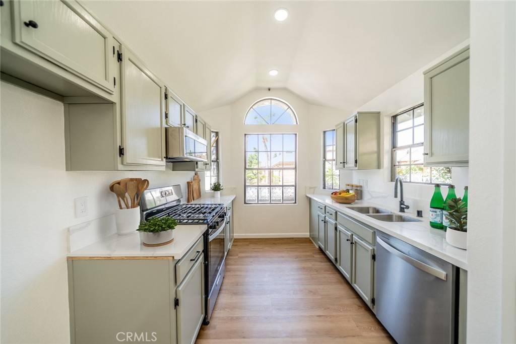 Fontana, CA 92337,14549 Southwood DR