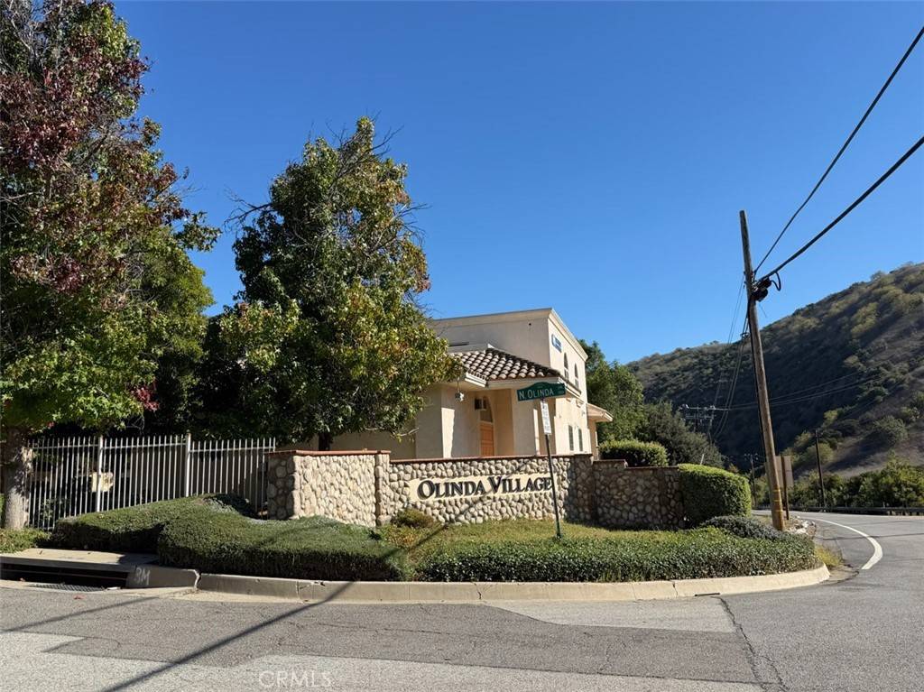 Brea, CA 92823,102 Olinda DR