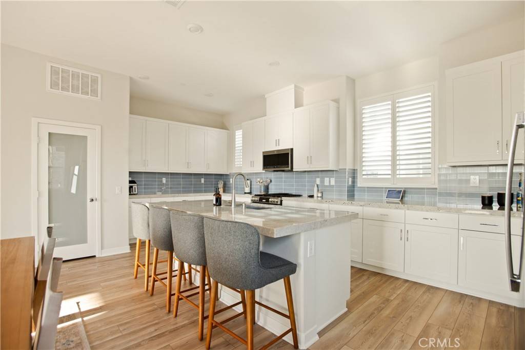 Irvine, CA 92618,112 Restore