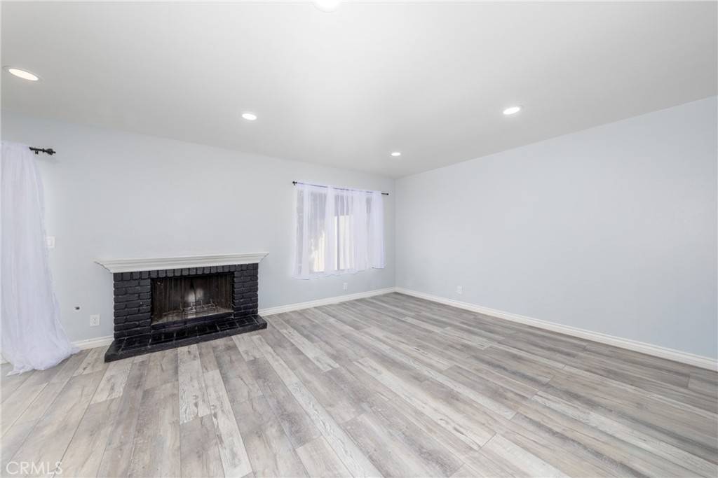 Azusa, CA 91702,555 S Azusa #4