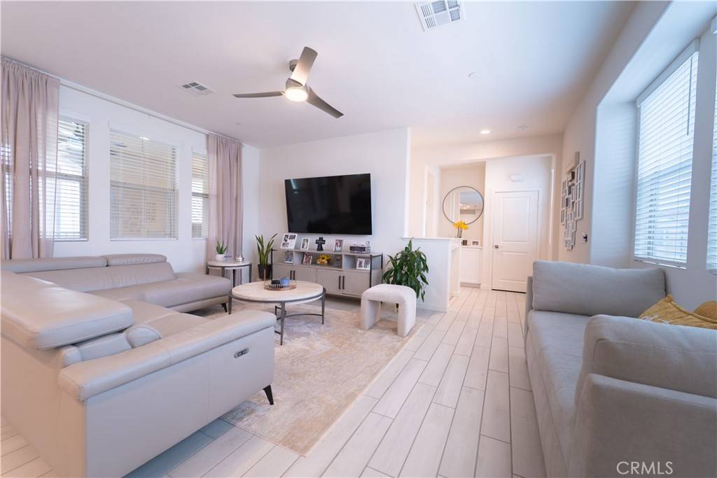 Fontana, CA 92336,16040 Parkhouse DR #1