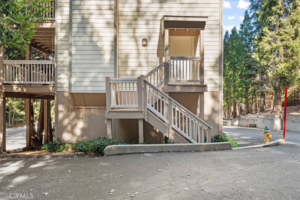 Lake Arrowhead, CA 92352,112 Rockledge