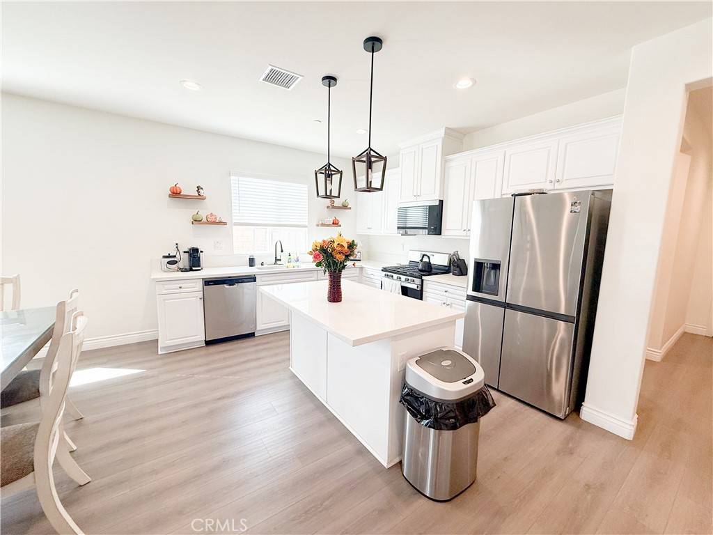 Victorville, CA 92392,11523 Ferro ST